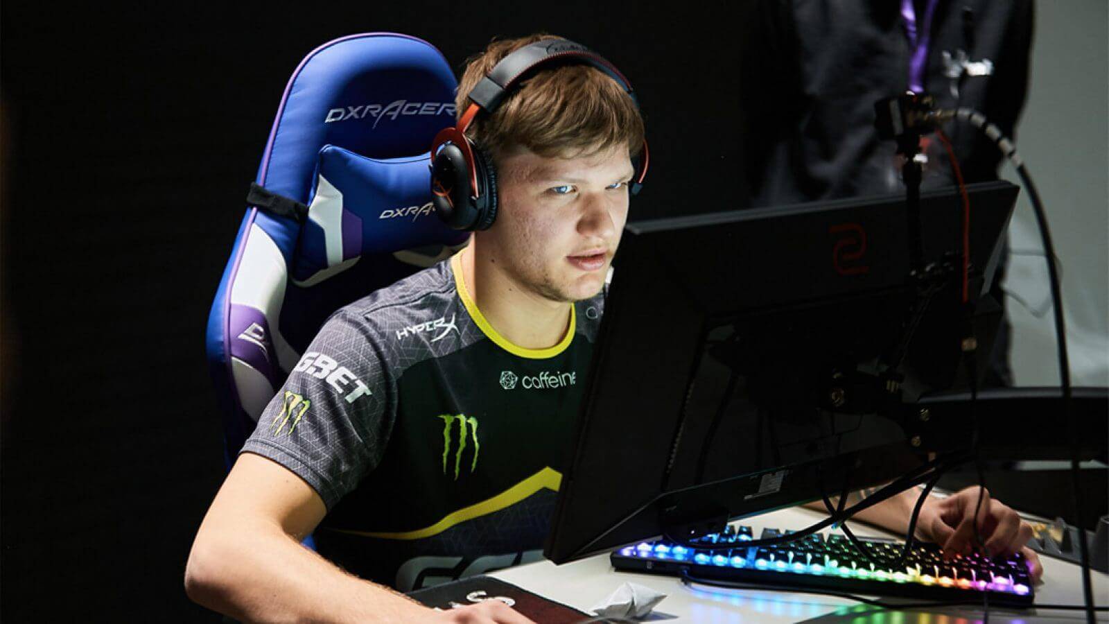 S1mple Farkında Olmadan Vac Banlı Bir Hesaba Giriş Yaptı